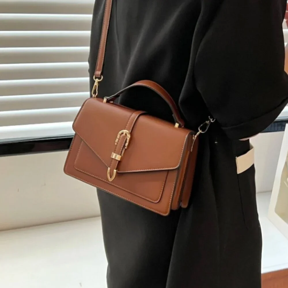 Elegant Brown Crossbody Bag - Picture 4 of 4